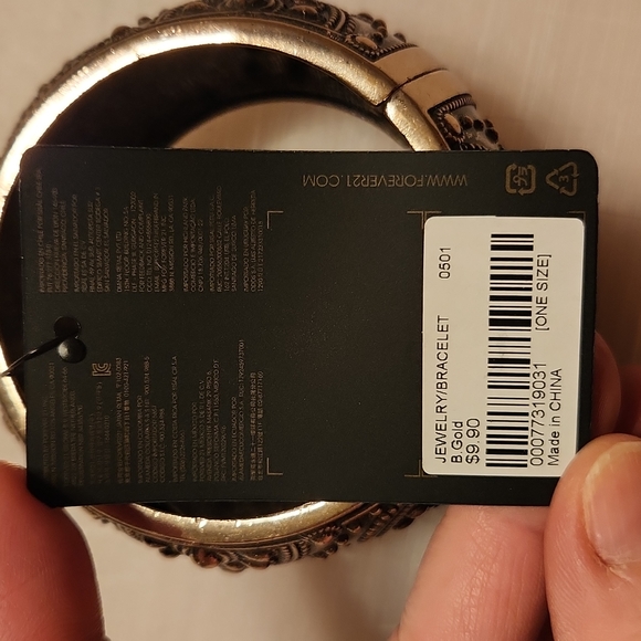 Set of 3 Chunky Statement Bracelets - Picture 5 of 10